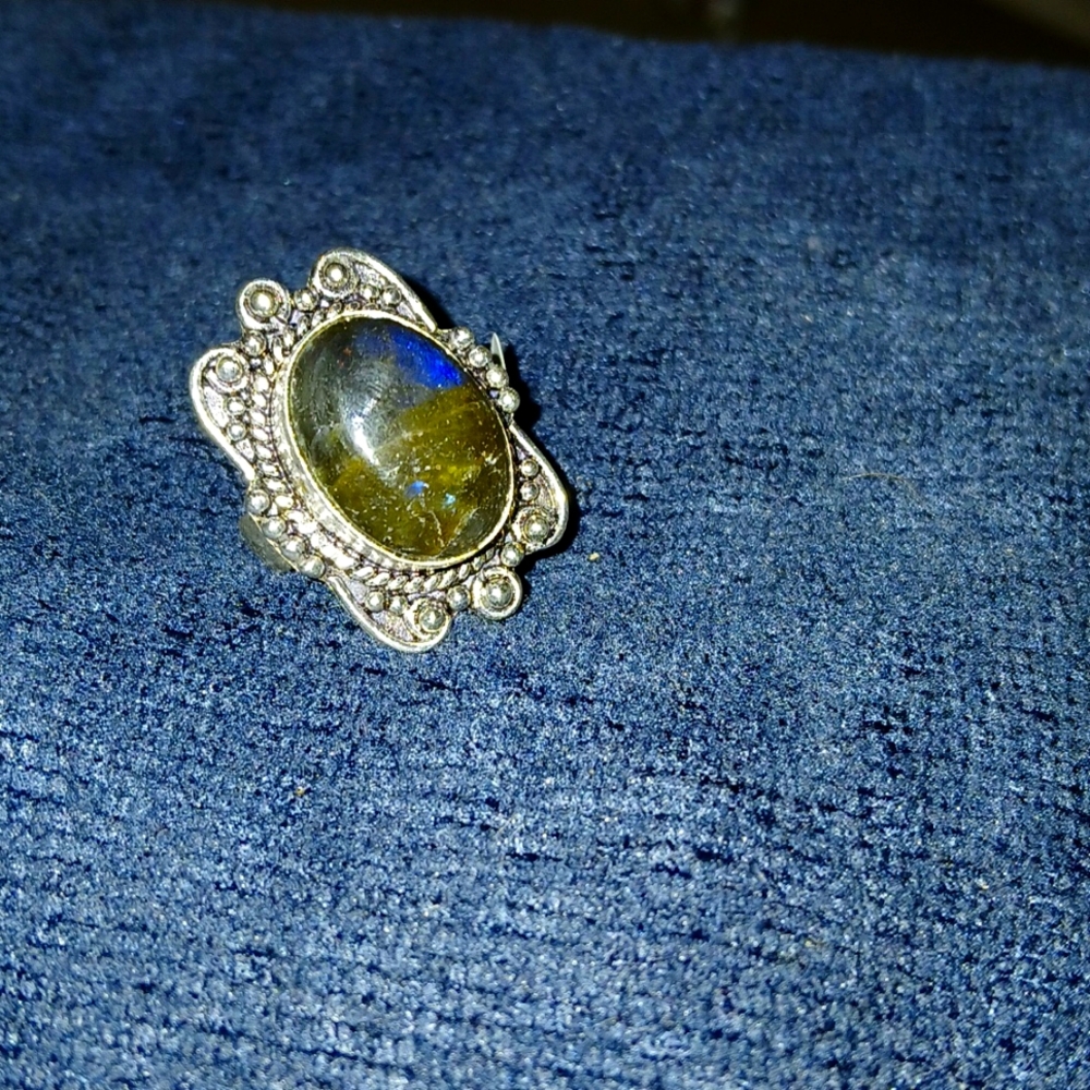 Women's ring